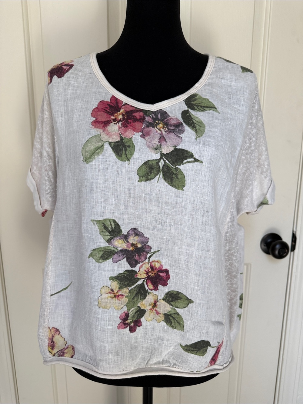 Off White Floral Short-Sleeve Scoop Neck Blouse
